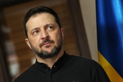 Volodymyr Zelensky attend une meilleure garantie de sécurité américaine dans l&rsquo;accord sur les ressources naturelles
