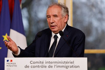 Tensions avec l&rsquo;Algérie : la France veut « réexaminer la totalité des accords » entre les deux pays