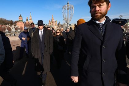 Russie : des diplomates occidentaux rendent hommage à l&rsquo;opposant assassiné Boris Nemtsov
