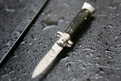 Seine-Saint-Denis : un homme armé de couteaux a été abattu par la police