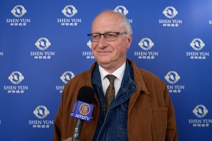 Shen Yun, « on en a plein les yeux, on en a plein les oreilles, on en a plein le cœur », s’enthousiasme un ancien directeur de sûreté aéroportuaire