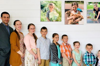 Une survivante d’anorexie et mère de sept enfants partage son mode de vie champêtre et les astuces grâce auxquelles sa famille reste en bonne santé