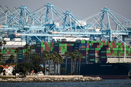 Donald Trump annonce des droits de douane supplémentaires de 10 % sur la Chine à partir du 4 mars