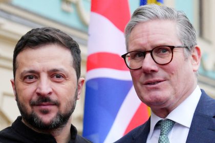 Les dirigeants européens se rallient à Volodymyr Zelensky après que Donald Trump a qualifié le dirigeant ukrainien de dictateur