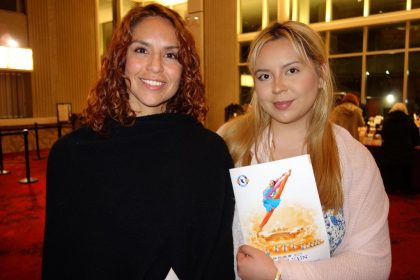 « Ce sont de vrais pros », s’exclame une pianiste en parlant des musiciens de Shen Yun