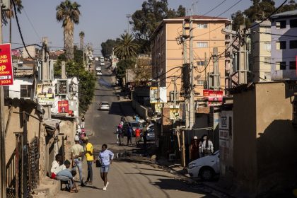 L&rsquo;Australie devrait suivre l&rsquo;exemple des États-Unis en offrant aux Sud-Africains blancs une voie d&rsquo;accès au statut de réfugié