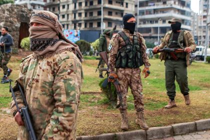 La Syrie post-Assad en proie à des violences sectaires et à des attaques d&rsquo;insurgés