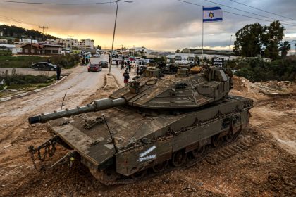 Israël étend son offensive en Cisjordanie et évacue les camps de réfugiés