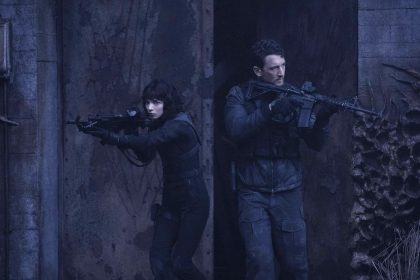 « The Gorge » : un film de monstres qui est surtout un film romantique et amusant