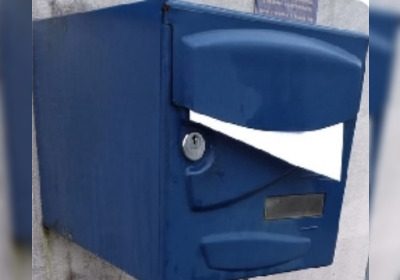 Méfiez-vous des feuilles blanches qui dépassent des boîtes aux lettres, la nouvelle technique des cambrioleurs