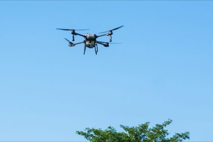 Mont-de-Marsan : des Kinder surprise livrés par drone dans la cour d&rsquo;une prison