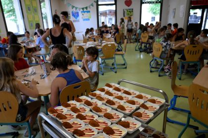 Une commune des Côtes-d’Armor revend le surplus de la cantine scolaire à ses habitants, pour un euro symbolique