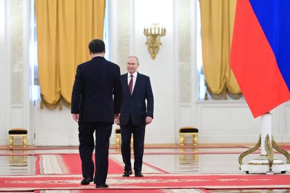 La Russie exprime officiellement son souhait de relations équilibrées avec les États-Unis et la Chine