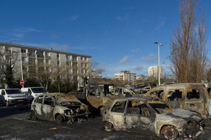 Des « actes criminels » : quatorze véhicules incendiés à Saint-Pierre-des-Corps, « en représailles » à une action policière
