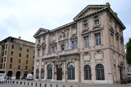 Un adjoint au maire de Marseille et son père en garde à vue pour violence présumée contre des militants LFI