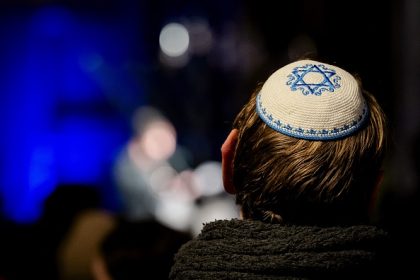 Orléans : le rabbin frappé à la tête et mordu en pleine rue, un adolescent de 16 ans interpellé