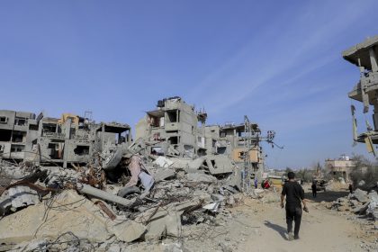 L&rsquo;armée israélienne reprend ses frappes contre des cibles du Hamas à Gaza alors que les pourparlers sont dans l&rsquo;impasse