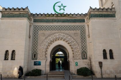 Brouille franco-algérienne : le ministre de l&rsquo;Intérieur n&rsquo;est plus le bienvenu à la Grande mosquée de Paris