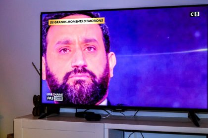 Une caricature crée une vive polémique, Cyril Hanouna accuse LFI d&rsquo;antisémitisme