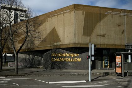 Dijon : une médiathèque incendiée pour la deuxième fois en deux semaines, la mairie dénonce un acte « criminel »