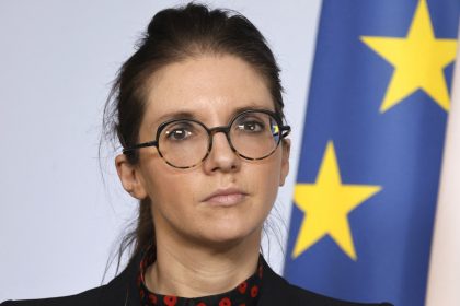 Un « rappeur islamiste » : Médine perd son procès contre Aurore Bergé