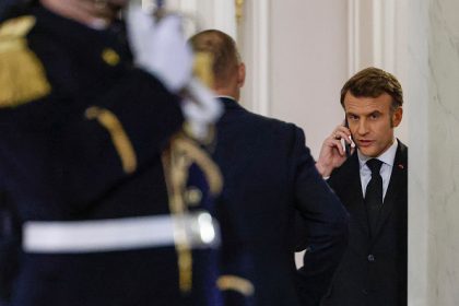 « Emmanuel, pardon » : Trump, Macron et Zelensky ou la « nouvelle diplomatie » du téléphone portable