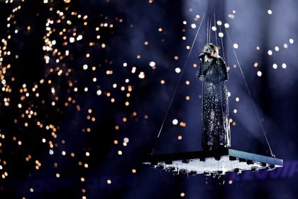 Eurovision : Louane dévoile sa chanson « maman » au Stade de France