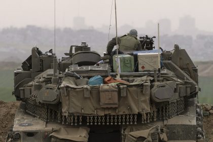 Les habitants de Gaza manifestent alors qu&rsquo;Israël les avertit de la saisie de terres