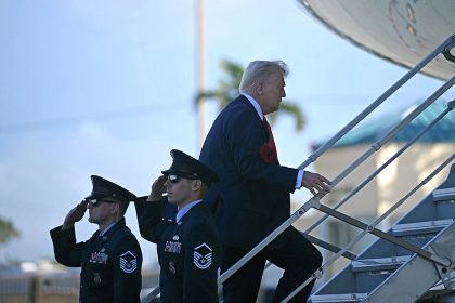 Donald Trump lance un nouvel avertissement sévère à l&rsquo;Iran et adoucit le ton à l&rsquo;égard de Vladimir Poutine