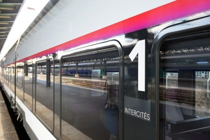 Une femme accouche dans le compartiment vélo du train, trois médecins dont une ex-Miss Auvergne lui viennent en aide
