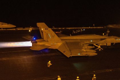 Donald Trump ordonne des frappes militaires contre les terroristes houthis