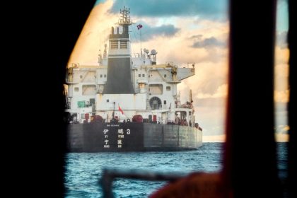 Des navires liés au sabotage de câbles retournent en Chine ou disparaissent des systèmes de suivi