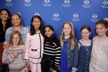 La directrice d’une école de danse emmène ses élèves voir Shen Yun : « J’ai tellement apprécié »