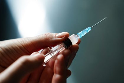 Le Premier ministre néo-zélandais veut des réponses sur le cas « horrifiant » d&rsquo;une fillette de 11 ans menottée et à qui on a injecté des médicaments psychiatriques