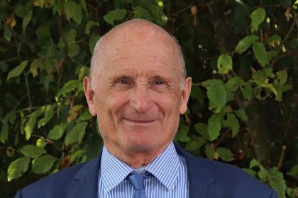 Réarmement : « S’il continue ses folles dépenses, le gouvernement ira prendre dans l’épargne des Français », analyse Pierre Godicheau