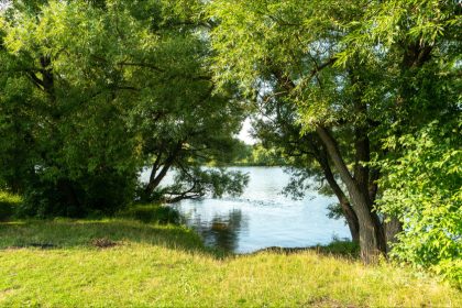 Doubs : le village de Chalèze désemparé face à une batterie de voiture électrique de 117 kg jetée dans la rivière