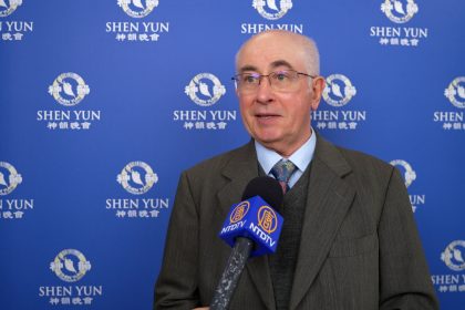 Shen Yun : un spectateur conquis par la « grande spiritualité exprimée à travers tous ces talents »