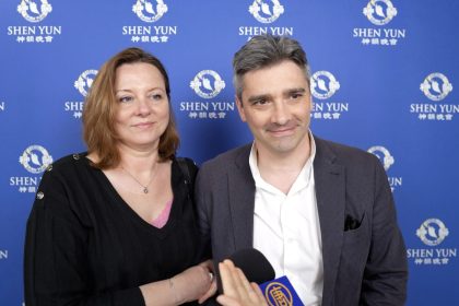 « Les artistes [de Shen Yun] sont d’une bonté inouïe et ça se voit », affirme une directrice de clientèle