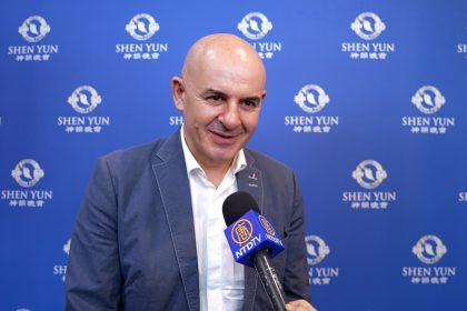 Shen Yun est « franchement féérique », selon un spectateur de Lyon qui pense déjà à revenir