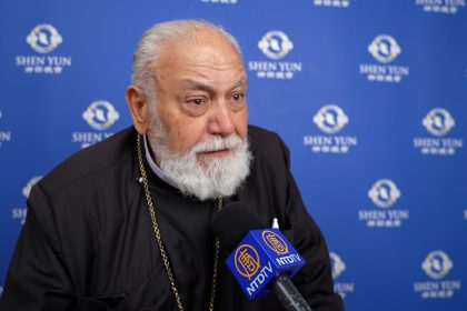 Un prêtre orthodoxe apprécie Shen Yun : « L’art est proche de la Création »