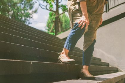 La musculation et le yoga réduisent la douleur liée à l&rsquo;arthrose du genou