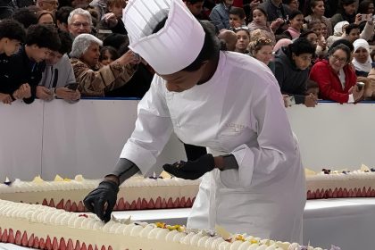 Avec un gâteau de 121 mètres, la France récupère le record du plus grand fraisier du monde