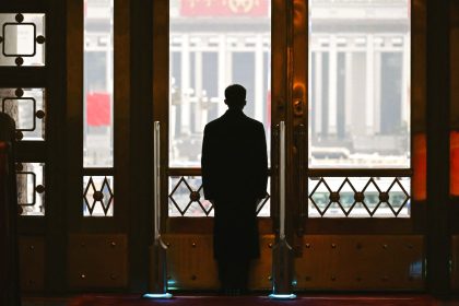 Des échanges de postes sans précédent entre responsables du PCC indiquent que le pouvoir de Xi s&rsquo;affaiblit