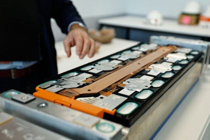 Batteries : les rêves d’indépendance européenne face à la Chine ont du plomb dans l&rsquo;aile, selon les analystes