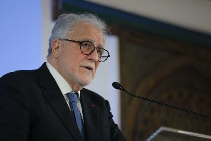 « Le voile ne devrait pas exister en France » : les propos du recteur de la Grande Mosquée de Paris créent la polémique