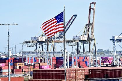 Le déficit du commerce international des États-Unis s&rsquo;est réduit en février