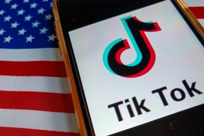 Donald Trump affirme que son équipe est « très proche » de conclure un accord avec TikTok, alors que l&rsquo;échéance se rapproche