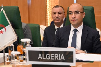 L&rsquo;Algérie défend sa décision « souveraine », la France prête au bras de fer