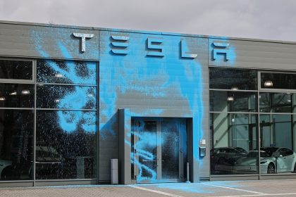 Les ventes de Tesla chutent de 13 % au premier trimestre sur fond de protestations contre Musk et le DOGE