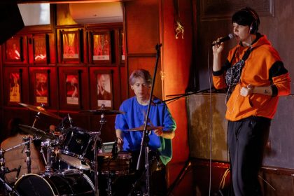 Ukraine : la joie et la fureur d&rsquo;un groupe de rock en tournée confronté aux aléas de la guerre